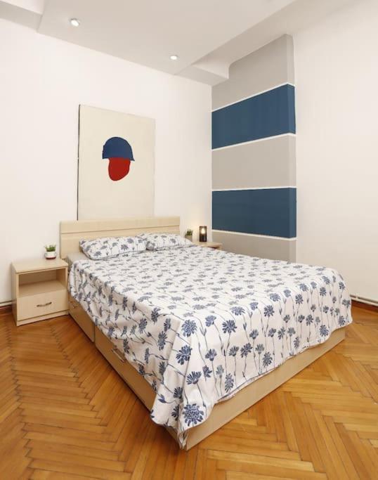 1 Bdrm Apartment In City Center Букурещ Екстериор снимка